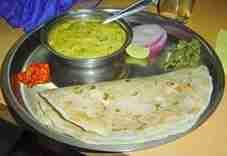 Junka Bhakri + Onion + Pickle